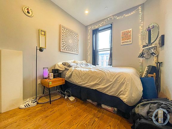4th image of 1310 Pacific St #3F