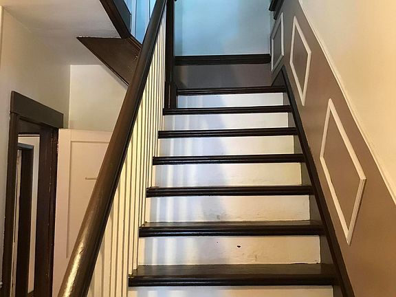 4th image of 100 Portland Pl