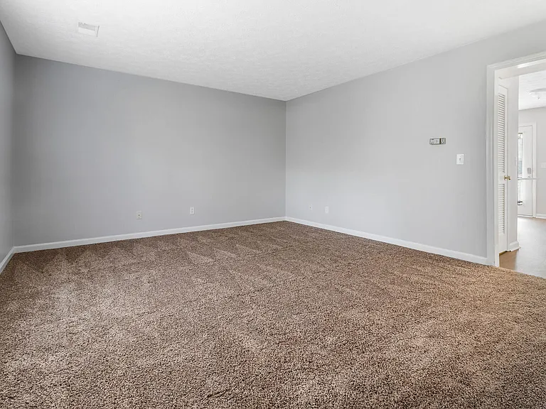 Eagle Creek Townhomes — Photo 9