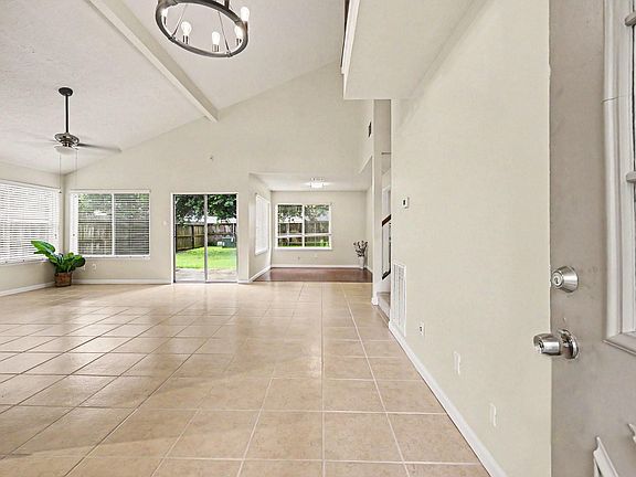 4th image of 8527 Lake Crystal Dr