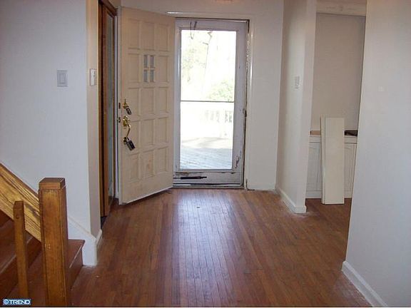 3rd image of 383 Friendship Dr