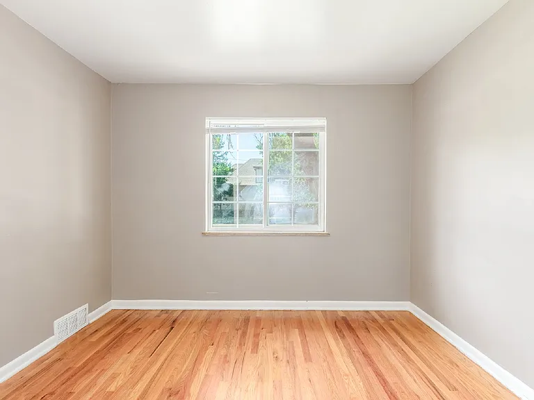 1385 S Grant St — Photo 13