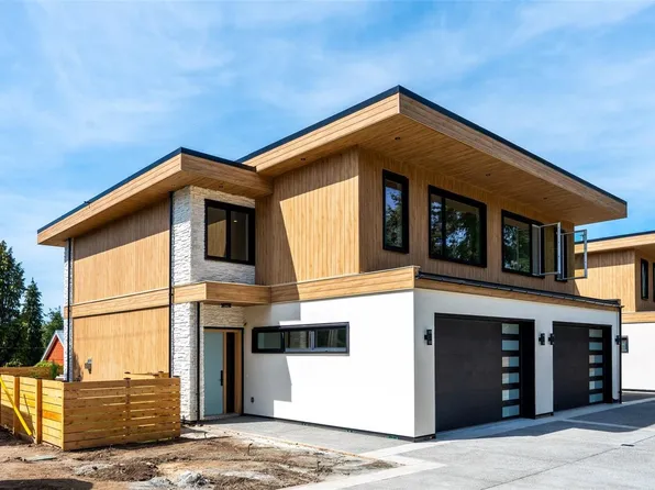 3022 Cadboro Bay Rd #1, Oak Bay, BC V8R 5J9