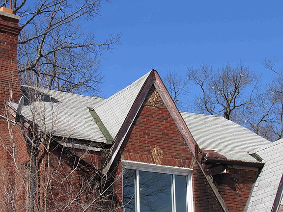 18075 Roselawn