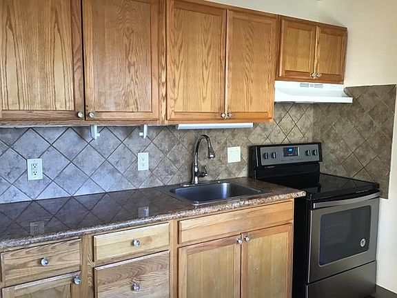 2nd image of 634 15th St #634