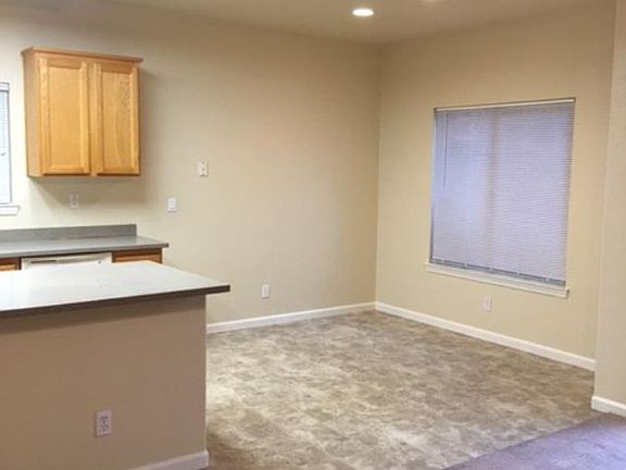 4th image of 1025 Martin Ct