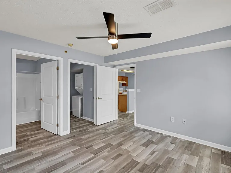 Rowan Place Apartments — Photo 59