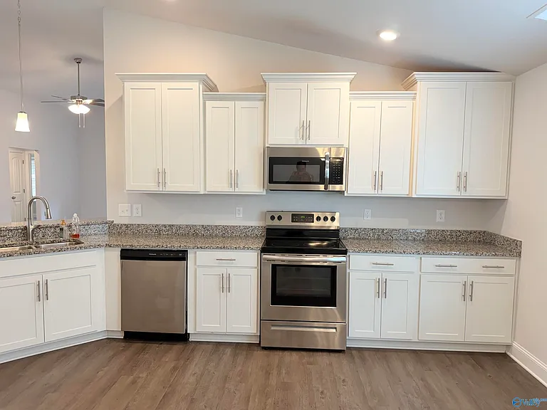 214 Alonzo Toney Dr — Photo 6