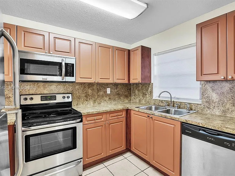 9410 Tangerine Pl #105 — Photo 8