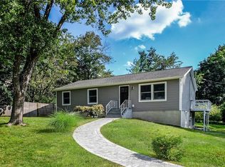 109 Upland Rd, Yorktown Heights, NY 10598