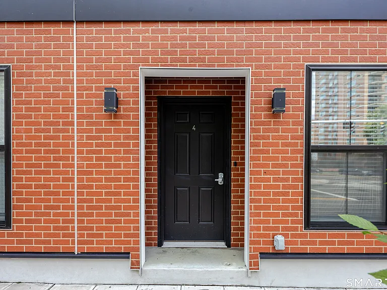 1385 Washington Blvd #4 — Photo 1