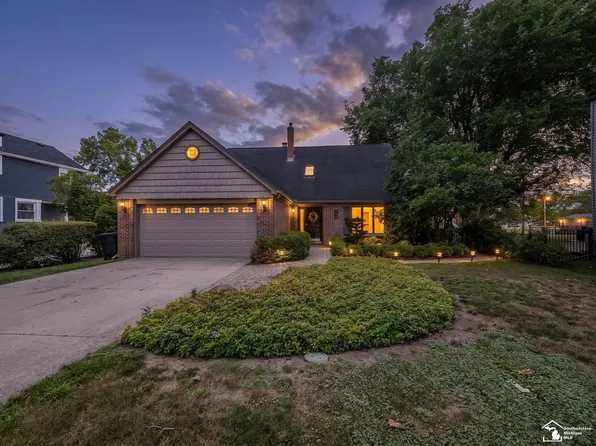 7773 Church Rd, Grosse Ile, MI 48138
