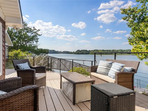 11427 Waterfront Ln, Northport, AL 35475