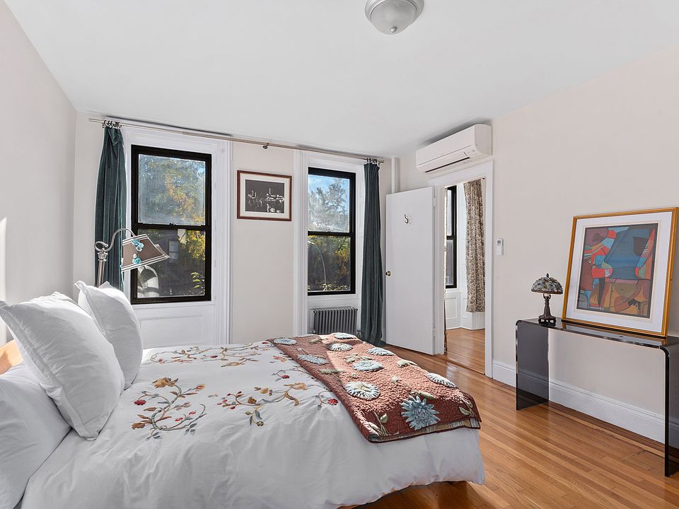 2nd image of 367 Union St #2