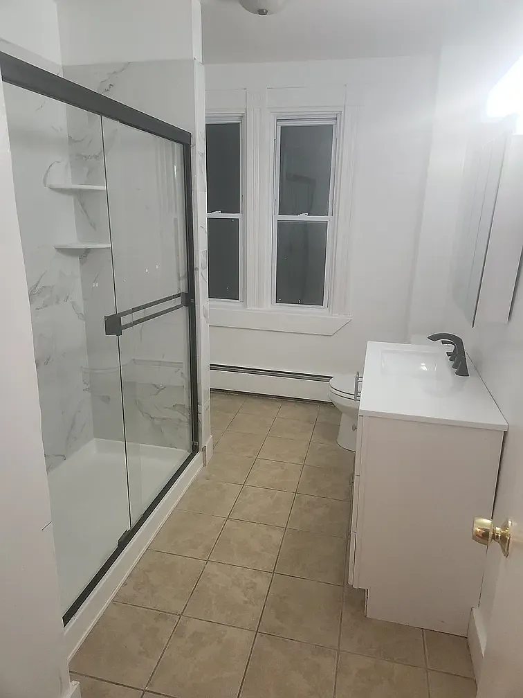 3 bed, 1100 sqft, $2,200 — Photo 4