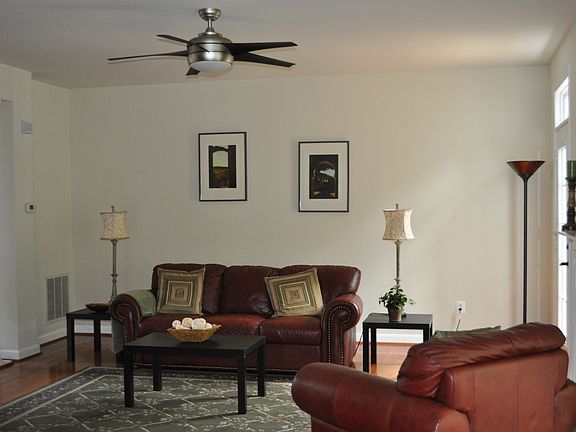 3rd image of 4715 Cochran Pl