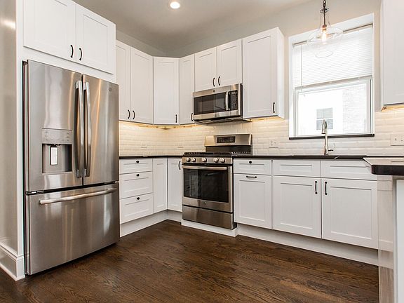 3rd image of 443 Elgin Ave APT 1