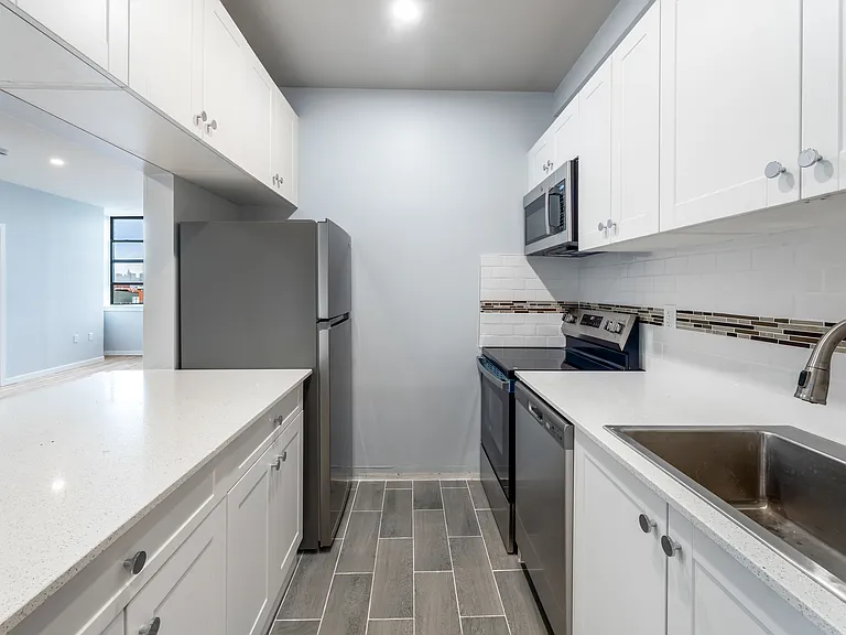 44 Sherman Ave #4B — Photo 6