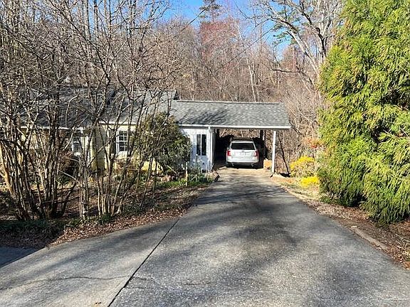 2nd image of 720 Prospect Hill Dr