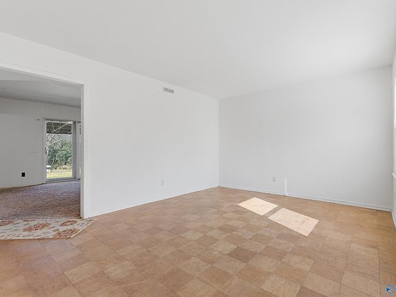 4th image of 3716 Jamestown Dr NW
