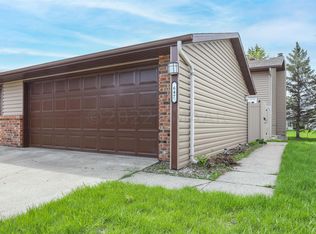 647 Beech Ln, Moorhead, MN 56560