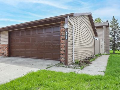 647 Beech Ln, Moorhead, MN, 56560
