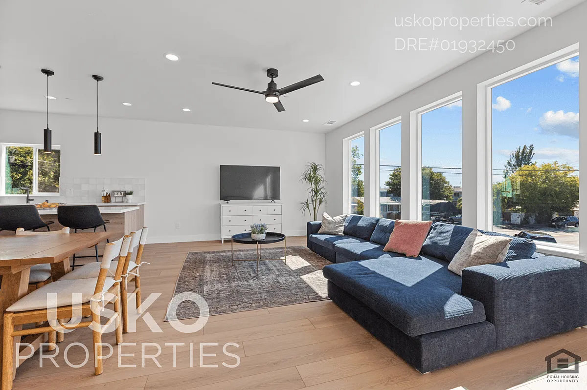 4825 Chippendale Drive — Photo 3