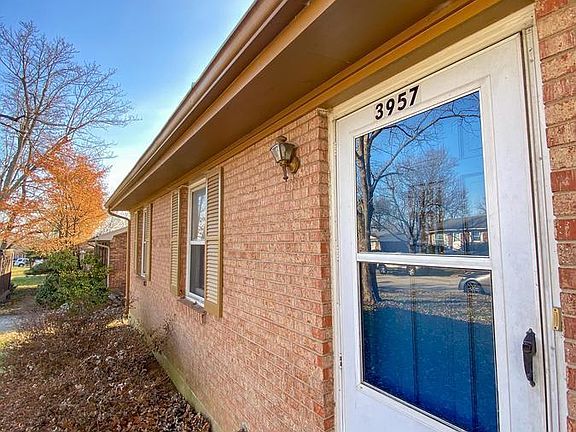 2nd image of 3957 Northampton Dr