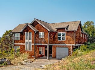 2211 S Cleven Park Rd, Camano Island, WA 98282