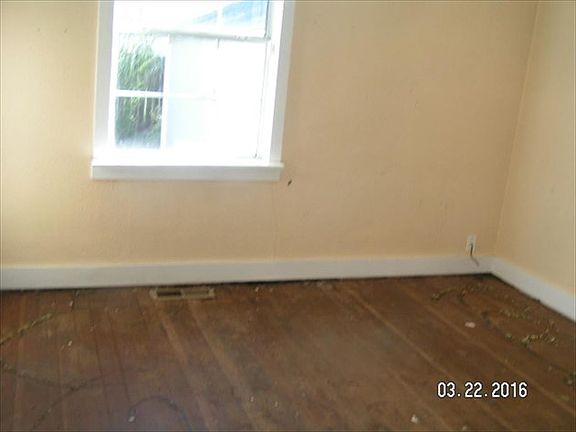 5th image of 1652 Grand Ave