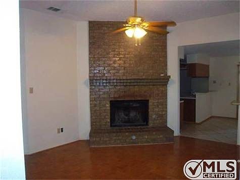 3rd image of 517 E Stone Cir
