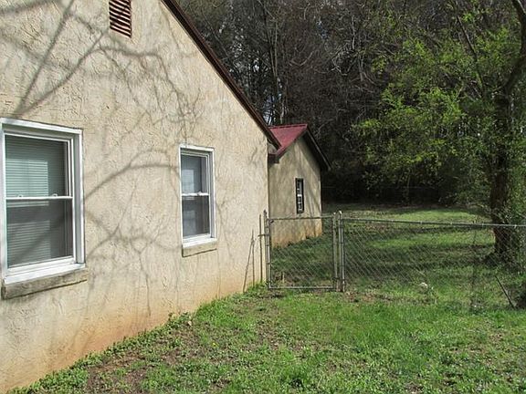 4th image of 5315 Lyndale Cir