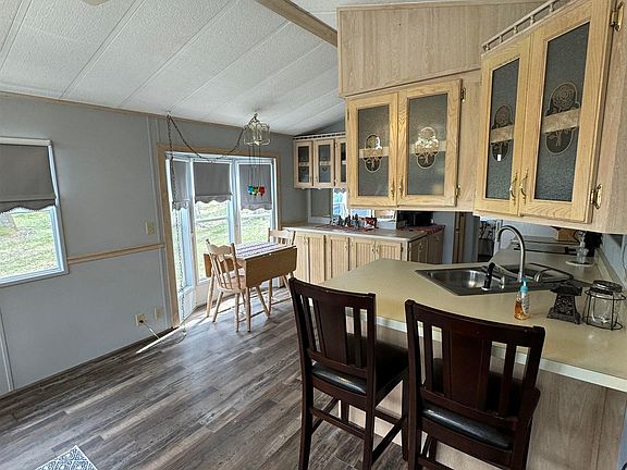 4th image of 544 Glendale Dr