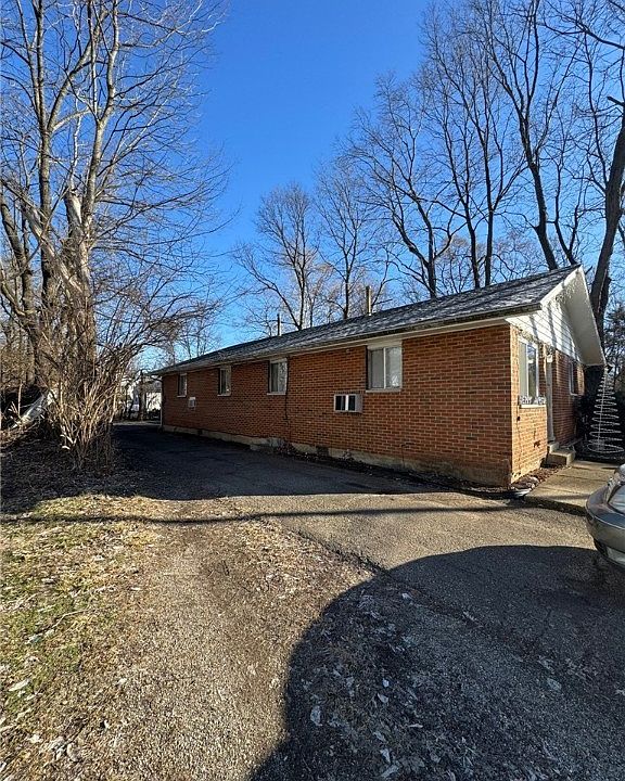 2nd image of 5031 Genesee Ave