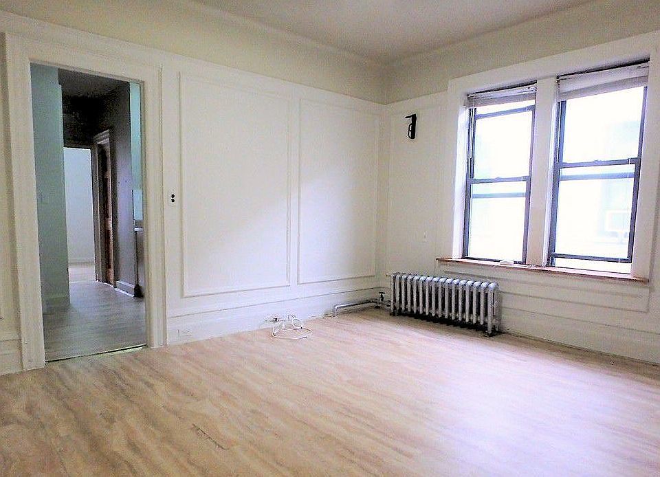 2nd image of 3153 34th St APT 5C