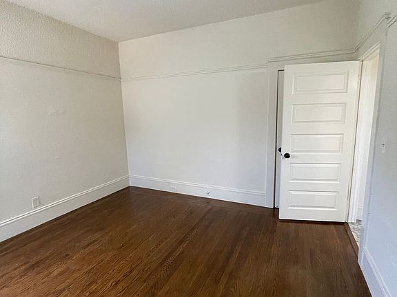 2nd image of 1626-1632 Linden St #1626