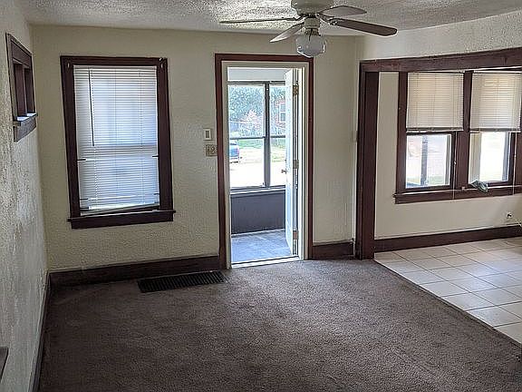 3rd image of 1126 Ashland Ave