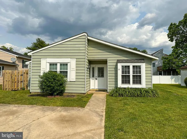 15 Persimmon Pl, Logan Township, NJ 08085
