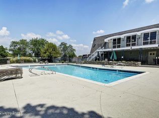 819 La Fontenay Dr, Louisville, KY 40223