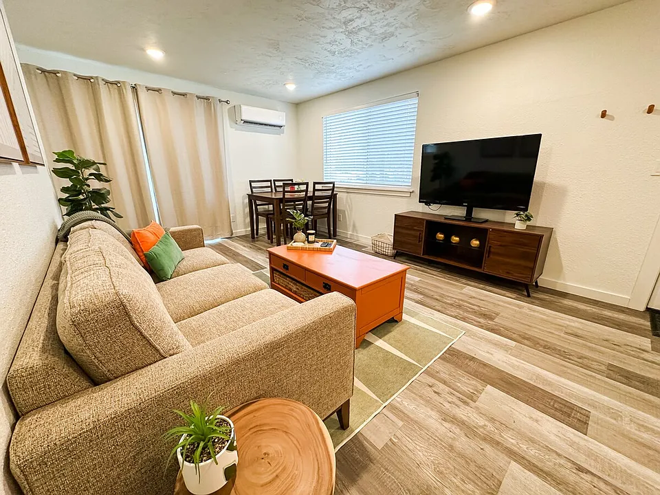 9403 W Edna St #ID1547119P