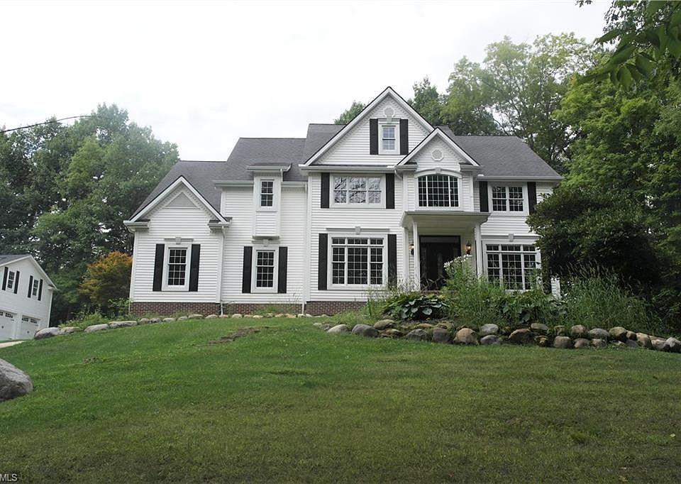 1st image of 18880 Eastwood Dr