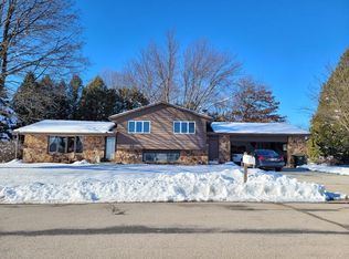 2308 Mary Ave, NEW HOLSTEIN, WI 53061