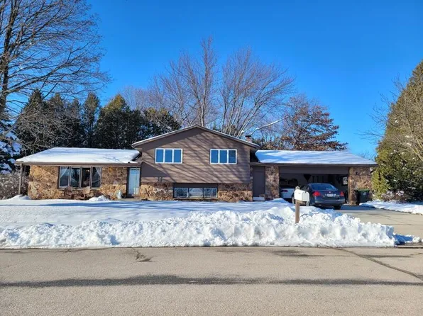 2308 Mary AVENUE, New Holstein, WI 53061