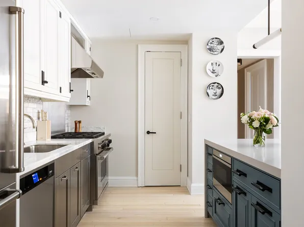 160 West 12th Street image 6 of 20