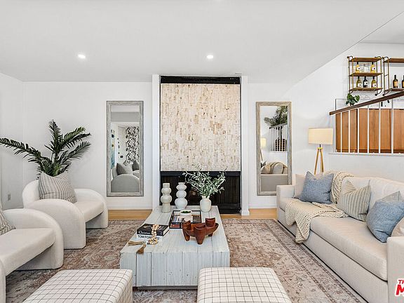 2nd image of 4778 S La Villa Marina #K