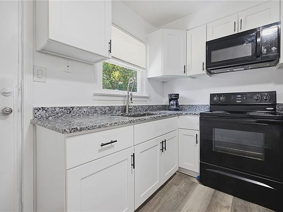 3rd image of 3231 Vimy Ridge Ave