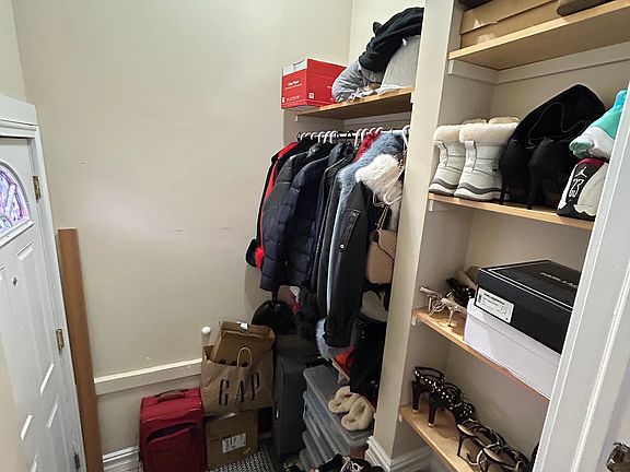 5th image of 347 Berkley Ave #S