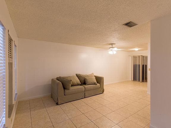 2nd image of 1348 Riverside Cir