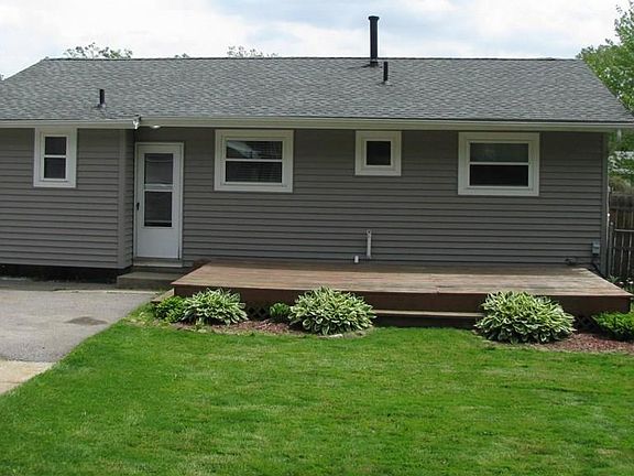 4th image of 374 Karen Dr