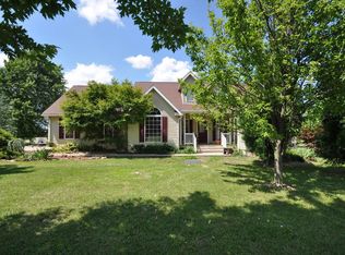 26 Log Cabin Dr, Seymour, MO 65746